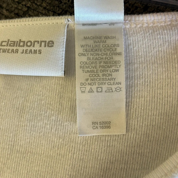 Liz Claiborne (XL) White Floral Button Down Cotton Embroidered Cardigan. - Picture 4 of 9